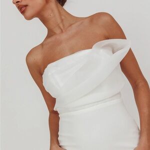 Selfie Leslie White Strapless Midi Dress